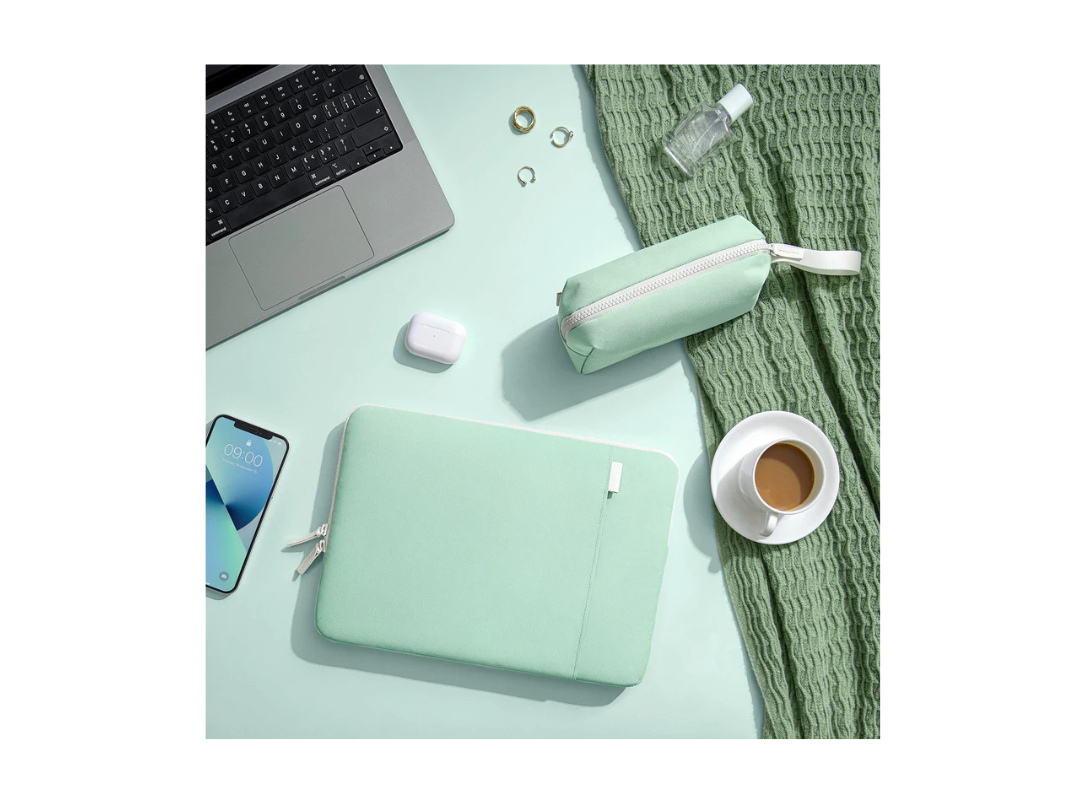 Buy Tomtoc TheHer-A23 Jelly Laptop Sleeve Kit for 13-inch Laptops in Qatar Buy Tomtoc TheHer-A23 Jelly Laptop Sleeve Kit for 13-inch Laptops in Qatar